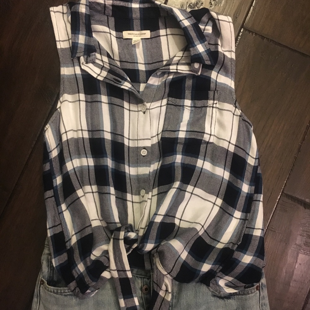 Beachlunchlounge plaid button up tie front top xs